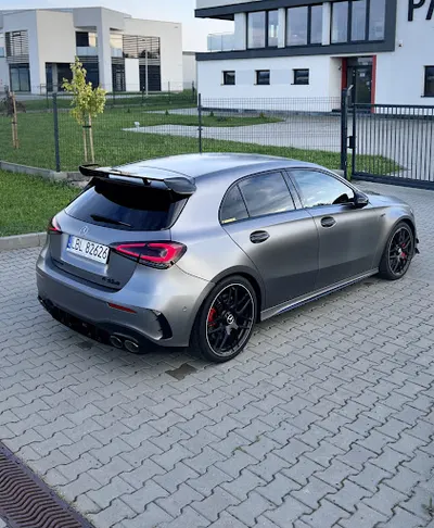 Wypożyczalnia Samochodów Sportowych i Luksusowych - BananoweFury